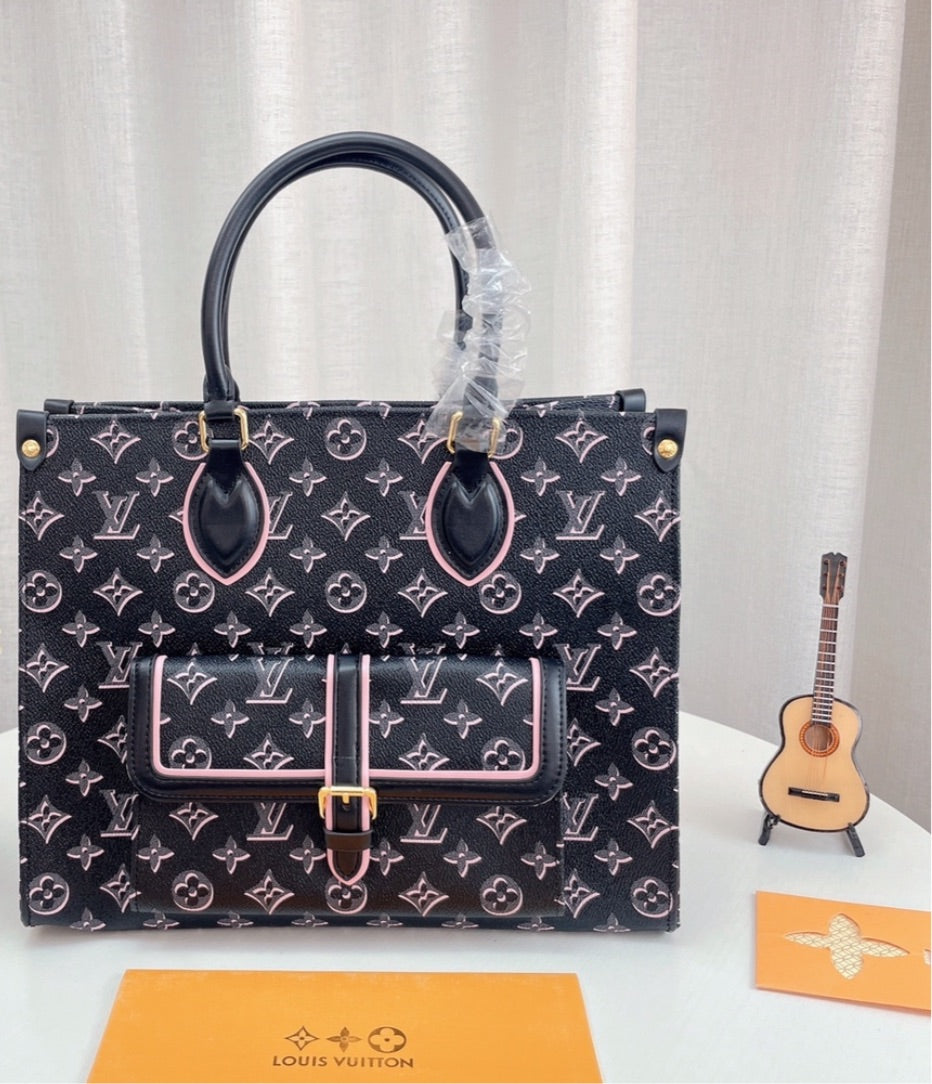 LV woman large shoulder bag