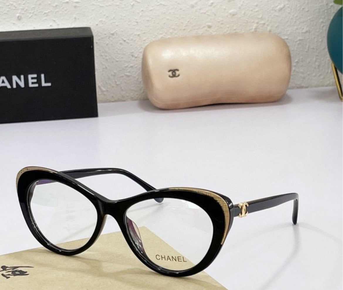 New Chanel woman eye Wear
