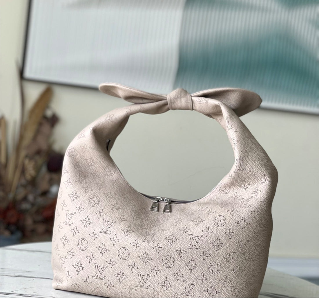 LV woman handbag