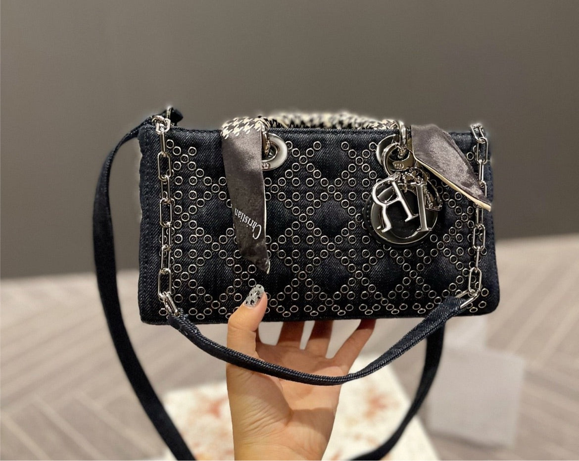 New woman Dior 2022 shoulder handbag