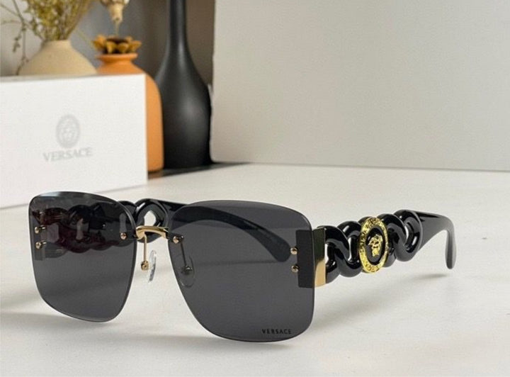 Woman New Versace sunglasses