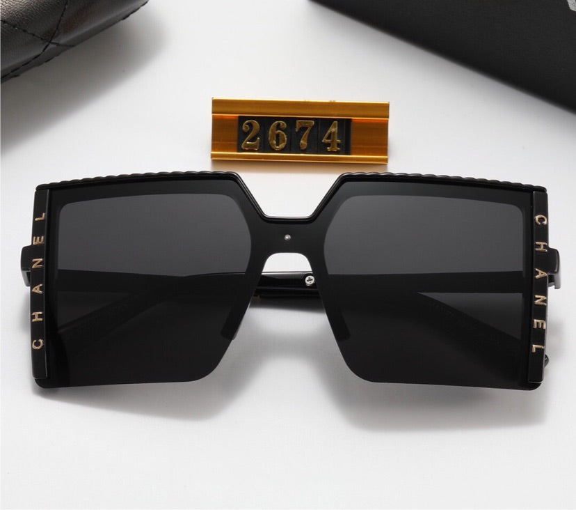 Woman Chanel sunglasses