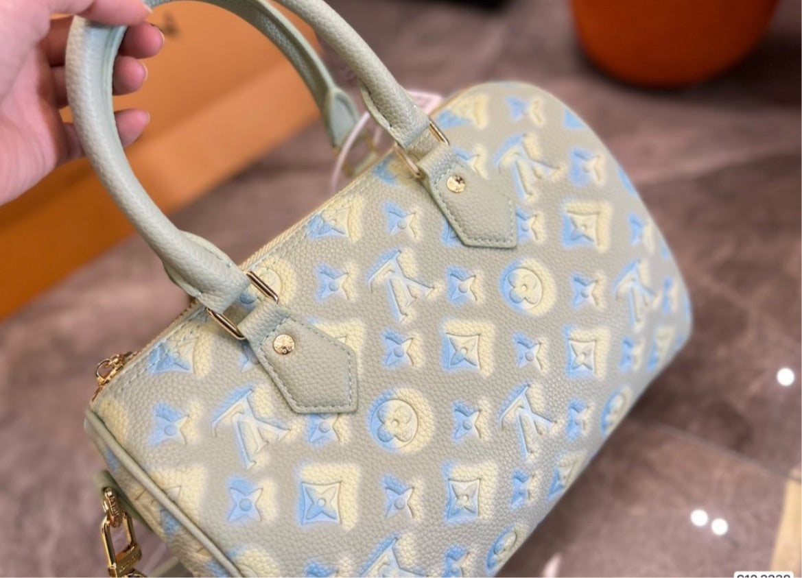 New LV woman shoulder handbag