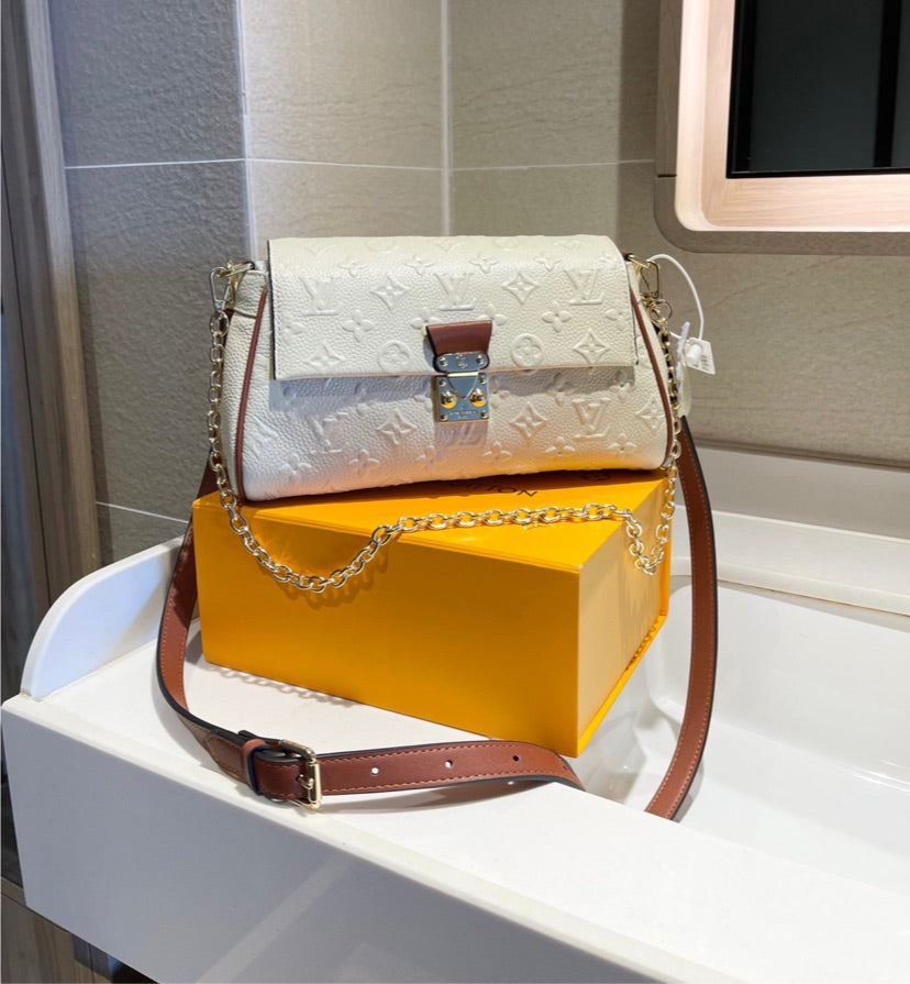 New LV a woman handbag