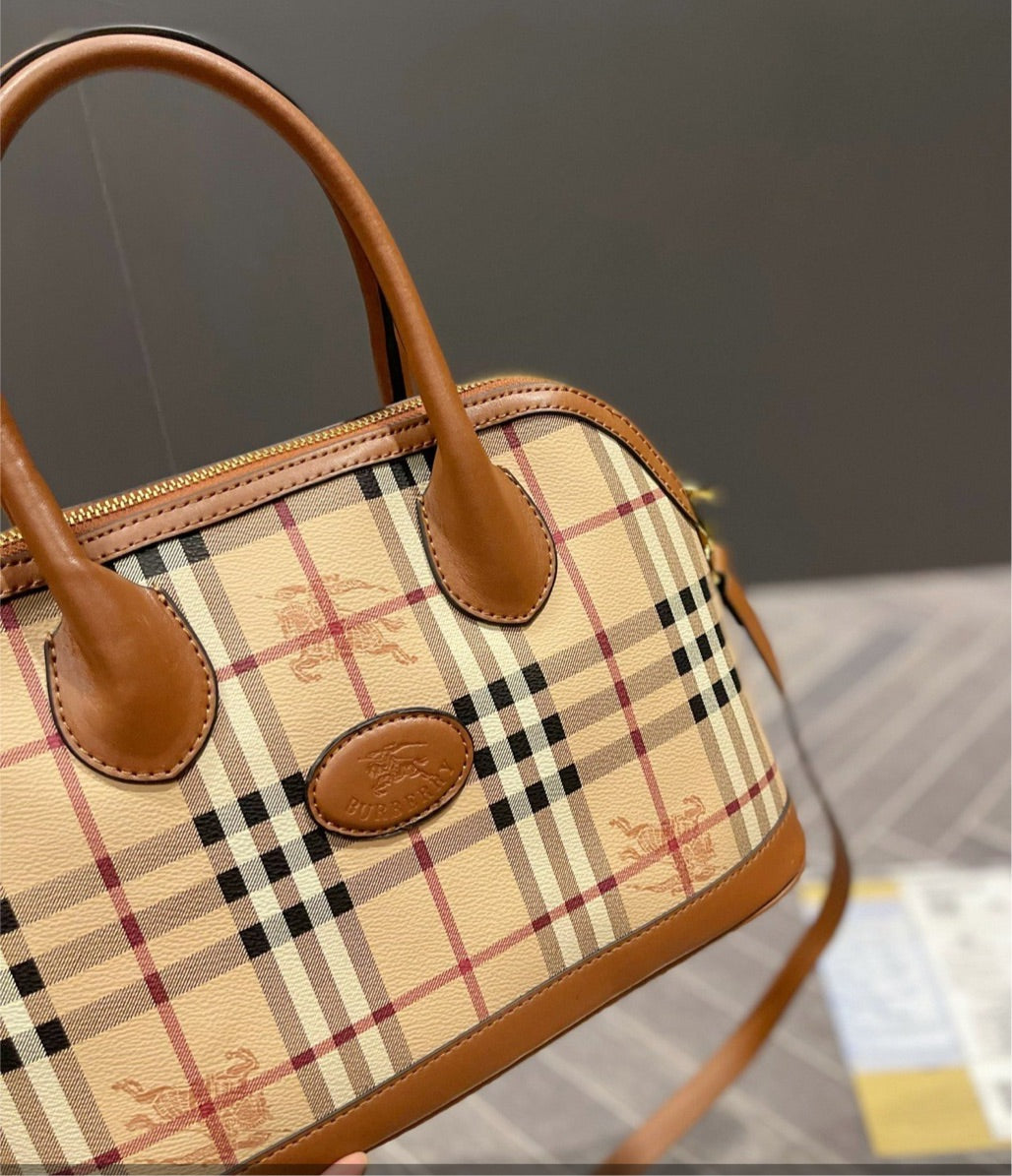 Burberry woman new shoulder handbag
