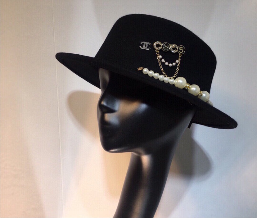 Chanel woman Black hat