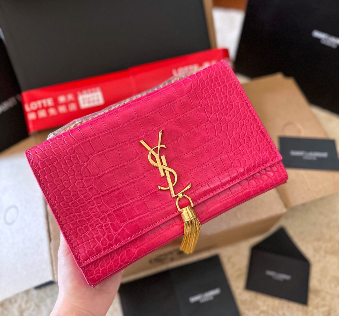 Woman YSL shoulder bag