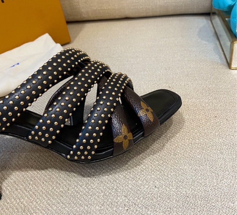 Woman Louis Vuitton sandal/shoes