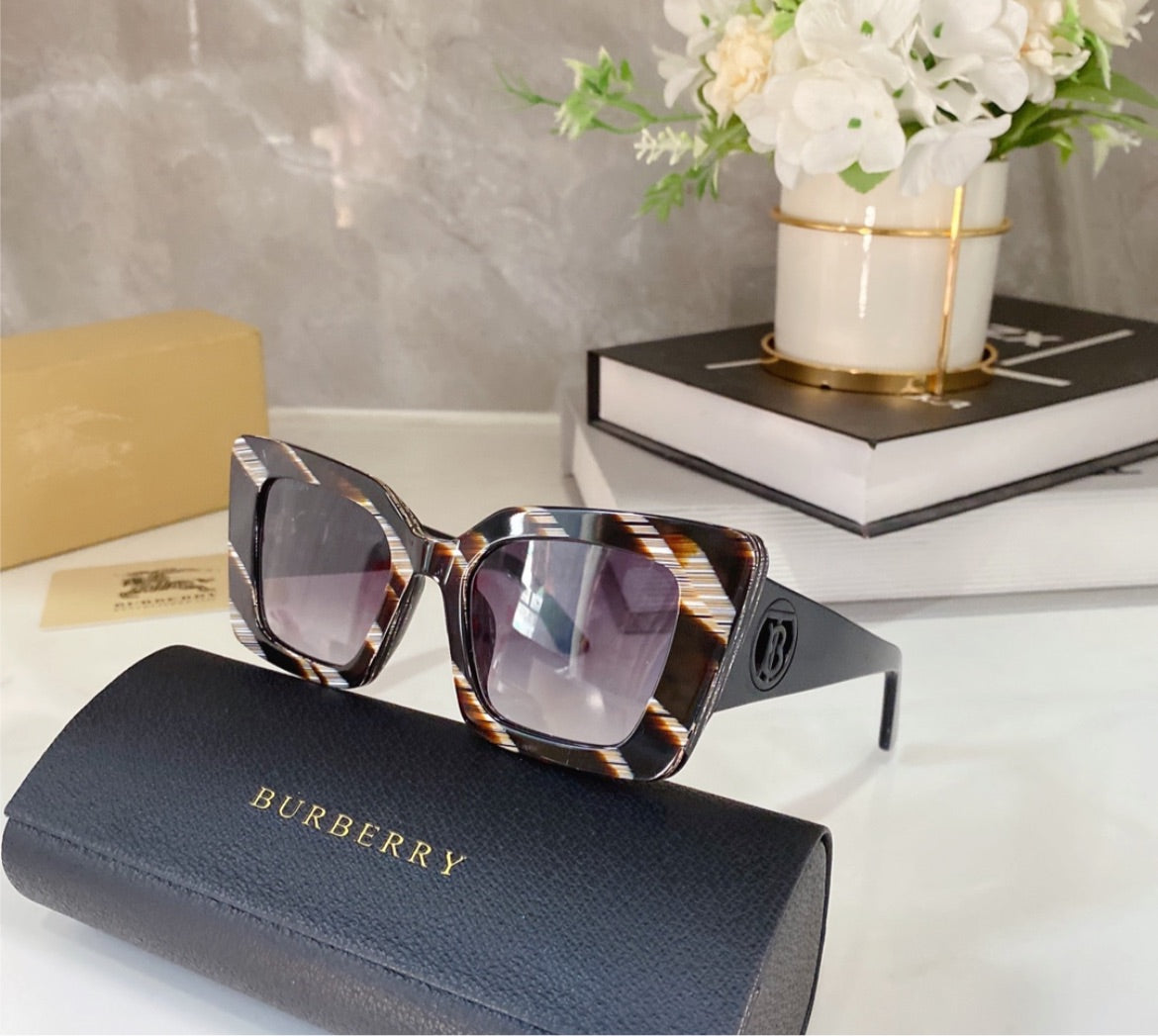 New Burberry woman shades