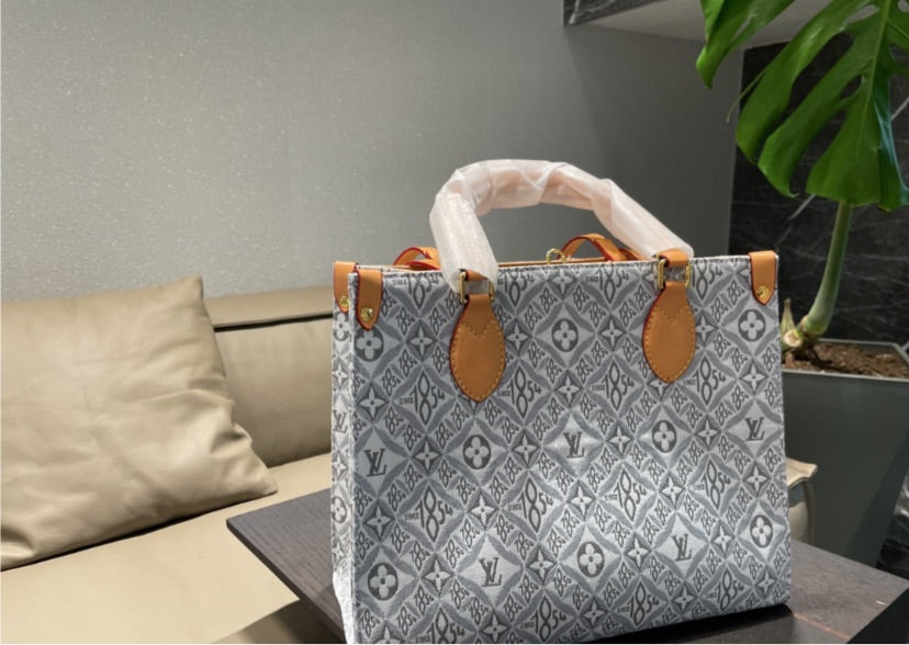 Grey LV woman large Tote