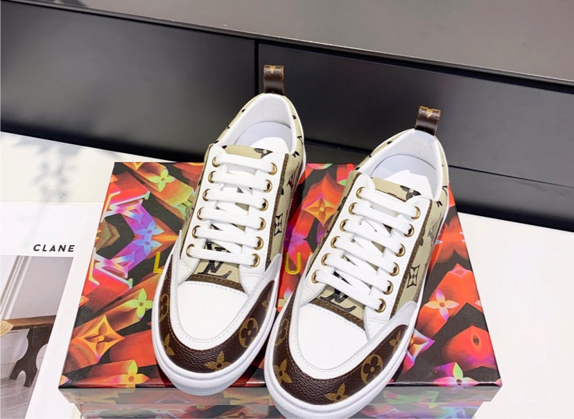 Woman LV sneakers