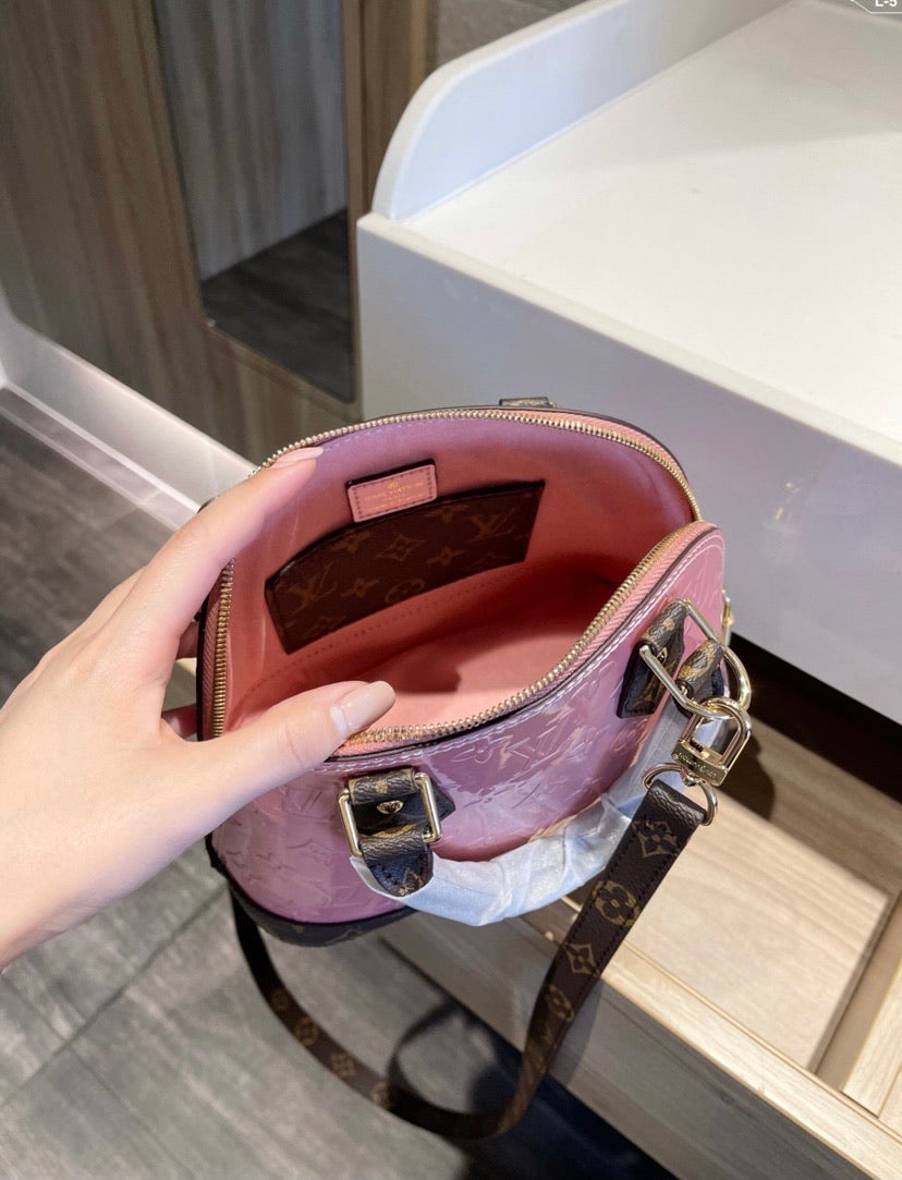 LV ladies shoulder handbag