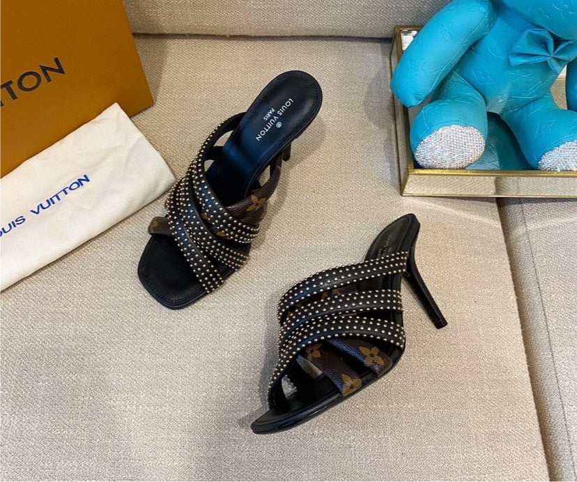 Woman Louis Vuitton sandal/shoes