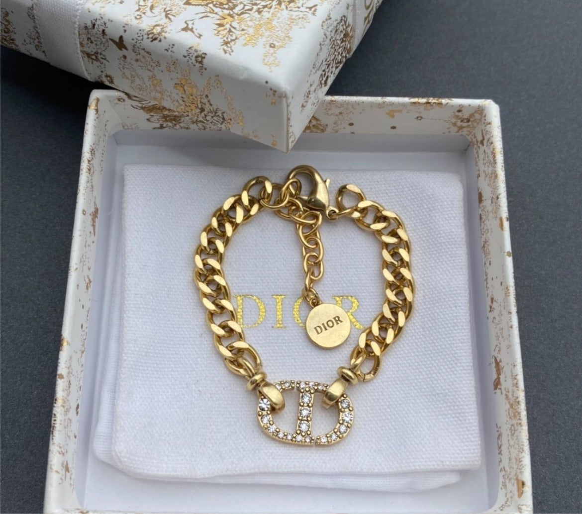 Woman Dior new bracelet