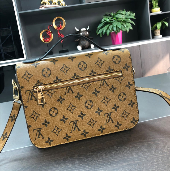 SALE ! Woman LV shoulder handbag