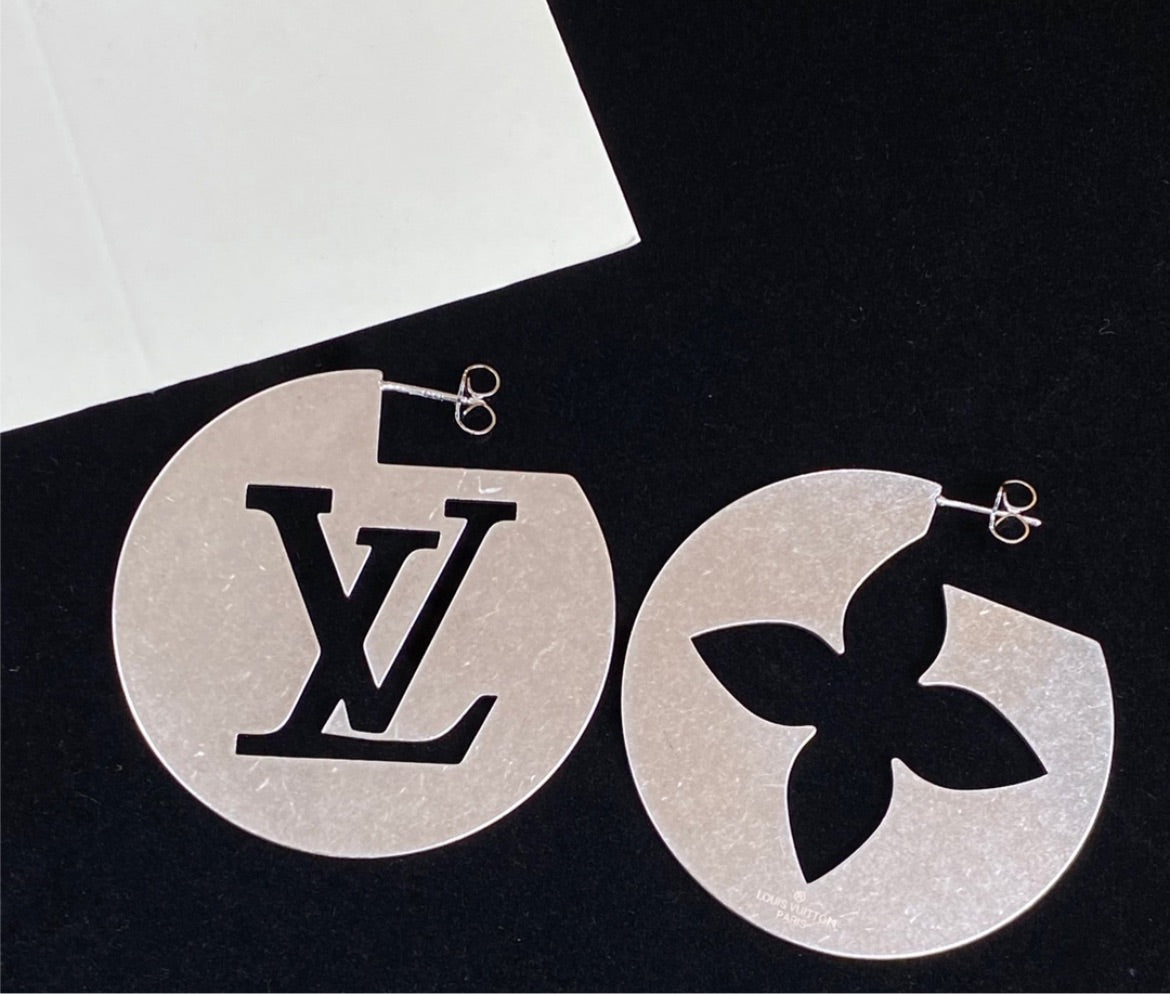 Silver LV woman earring