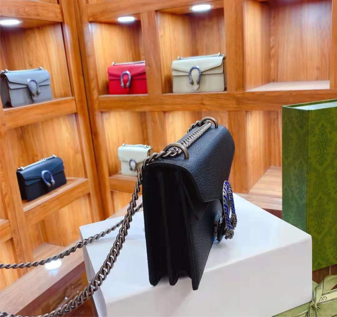 New leather Gucci woman shoulder bag