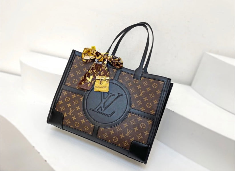 Louis V woman Handbag