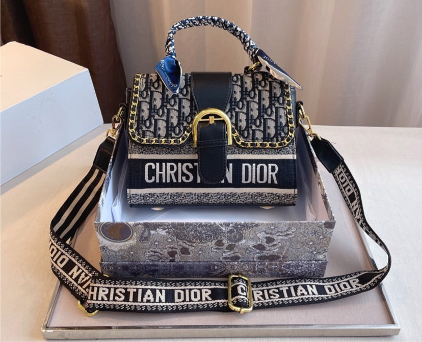 Dior woman shoulder handbag