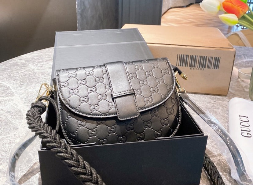 Gucci woman crossbody/shoulder handbag