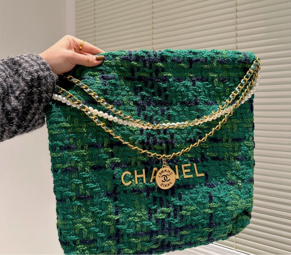 New Chanel woman bag