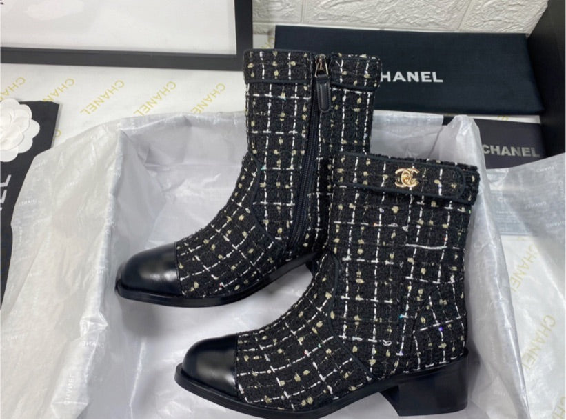 Chanel woman Boots