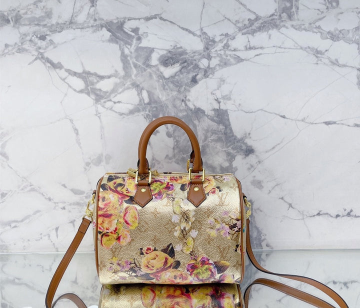 New Louis V woman shoulder bag