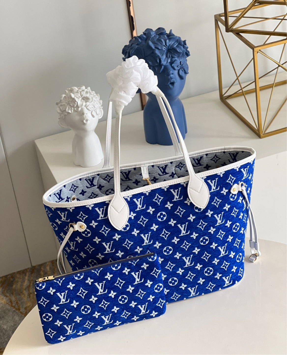 LV NeverFull shoulder handbag