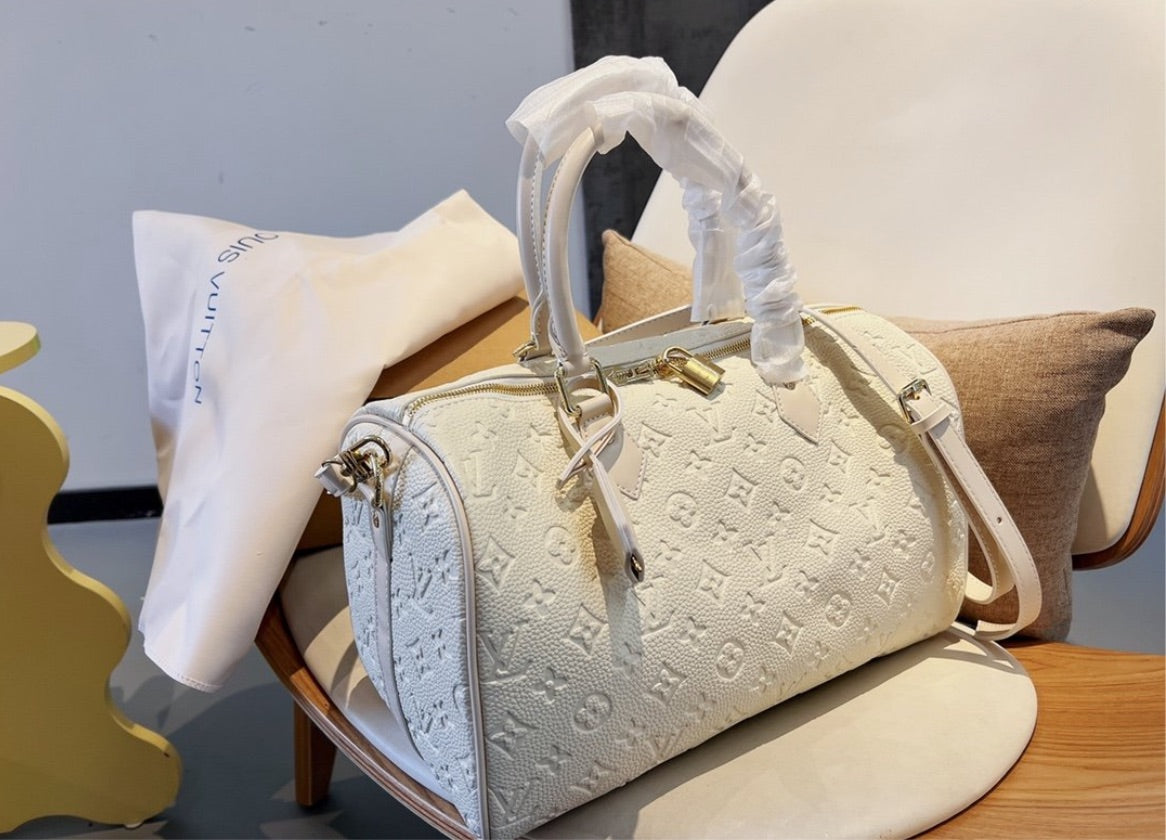 Louis Vuitton woman shoulder handbag