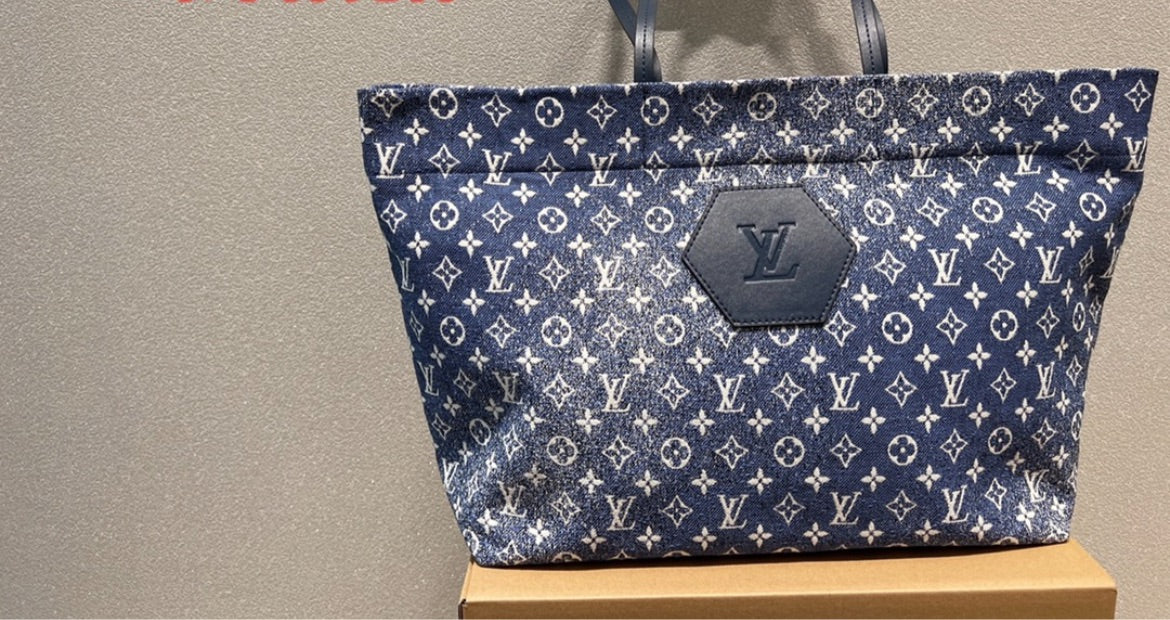 New woman LV shoulder handbag