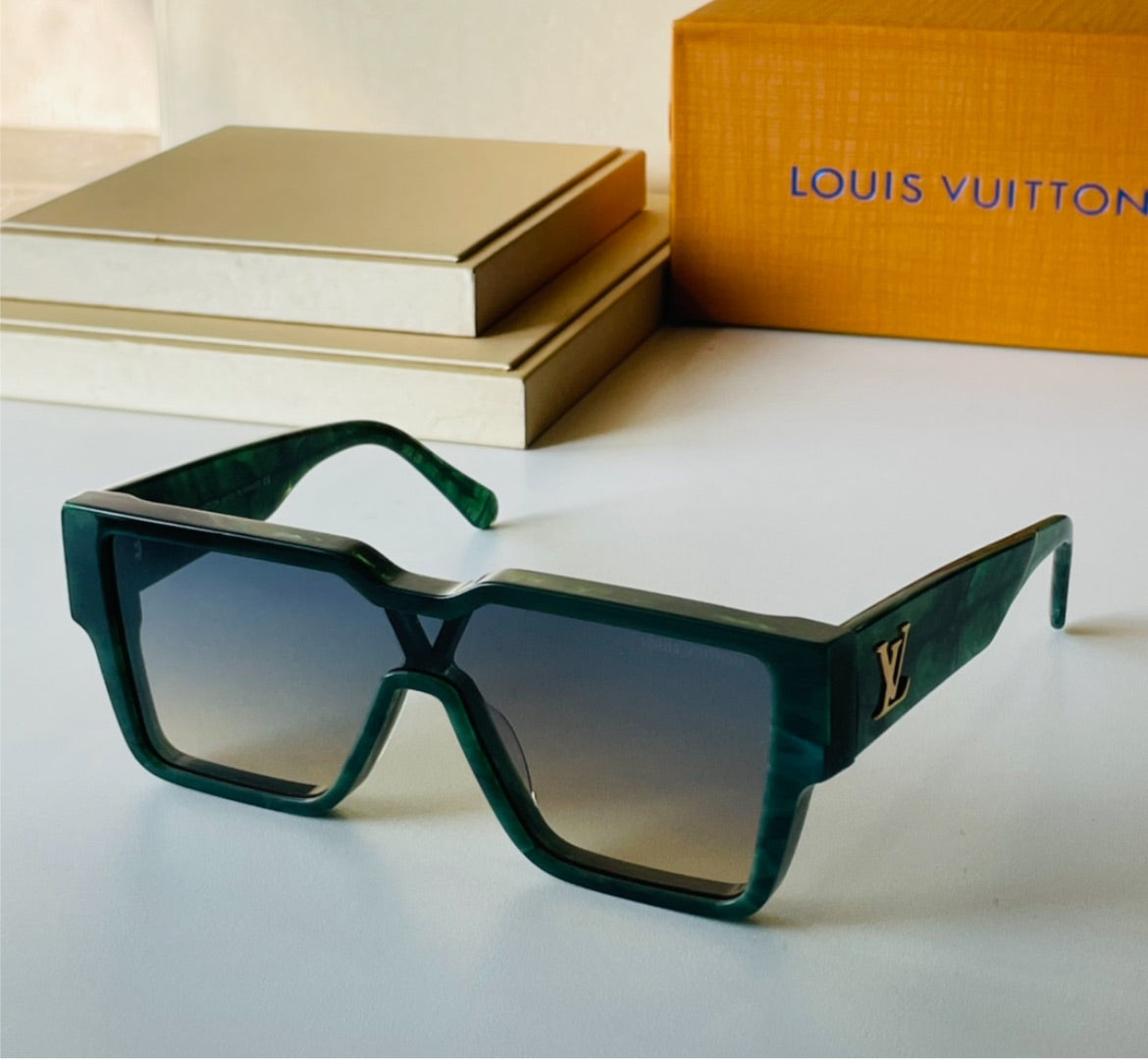 LV woman new sunglasses