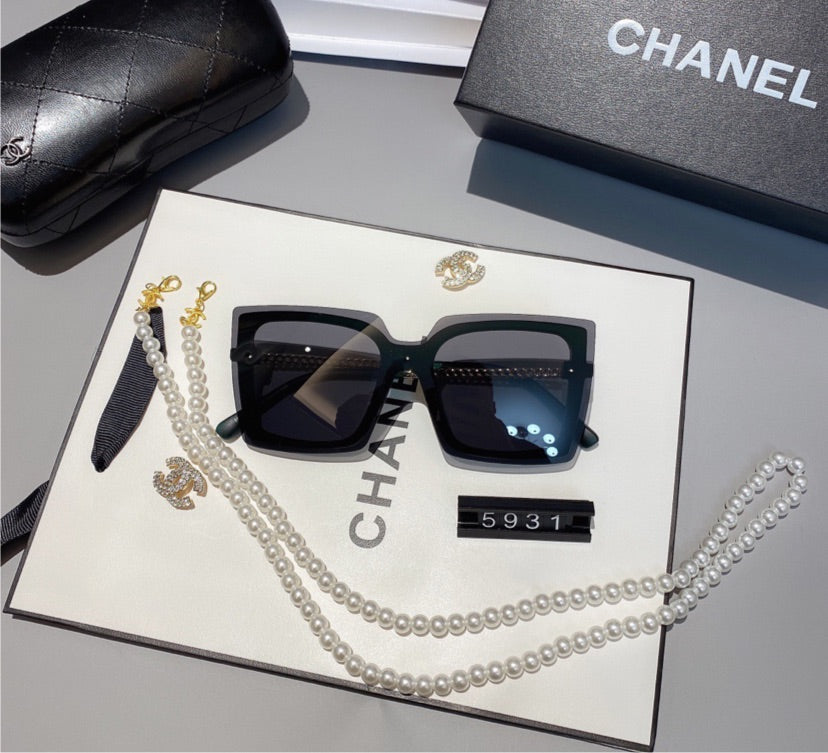 Chanel woman sunglasses