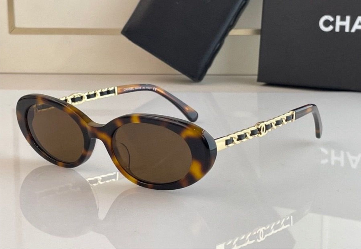 New 23 woman Chanel eyewear