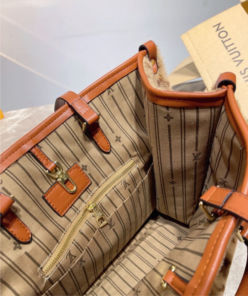 LV woman fur Large Handbag