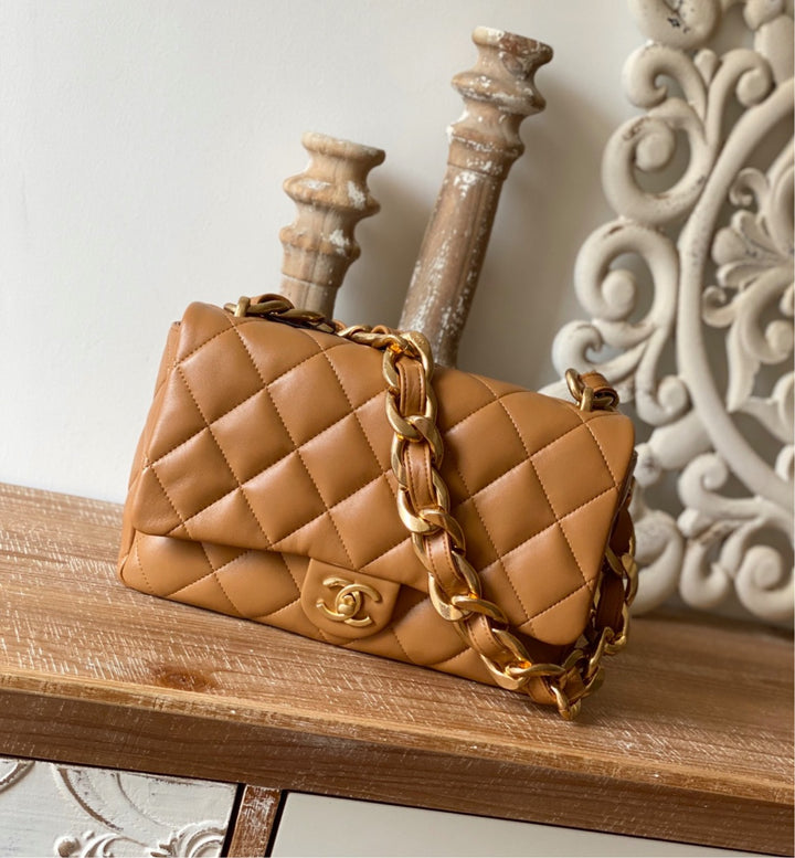 New Chanel woman shoulder handbag