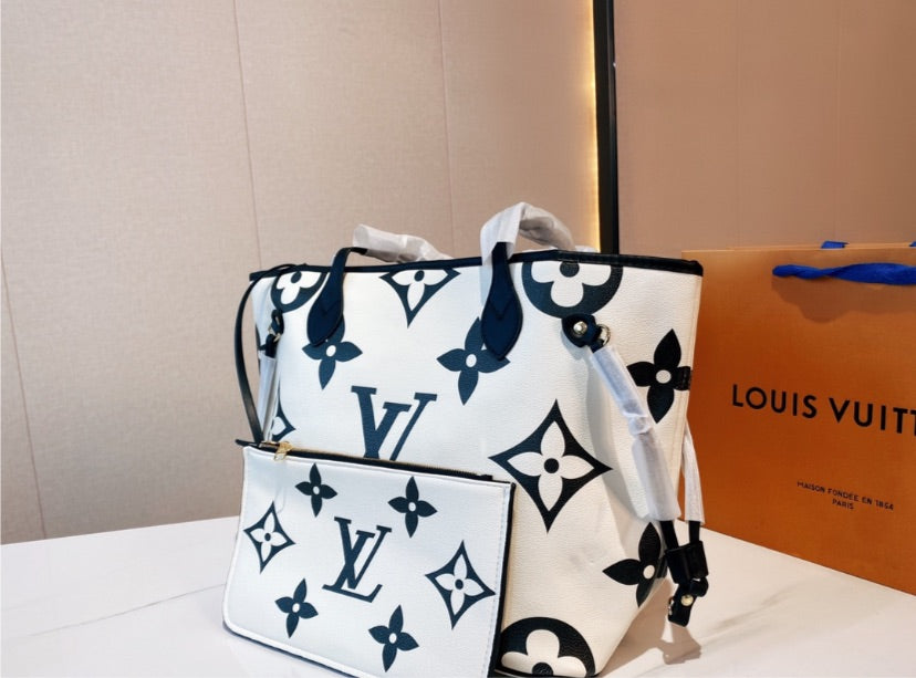 Black/white LV woman shoulder Bag