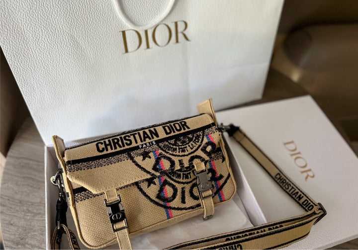 New woman Dior shoulder handbag