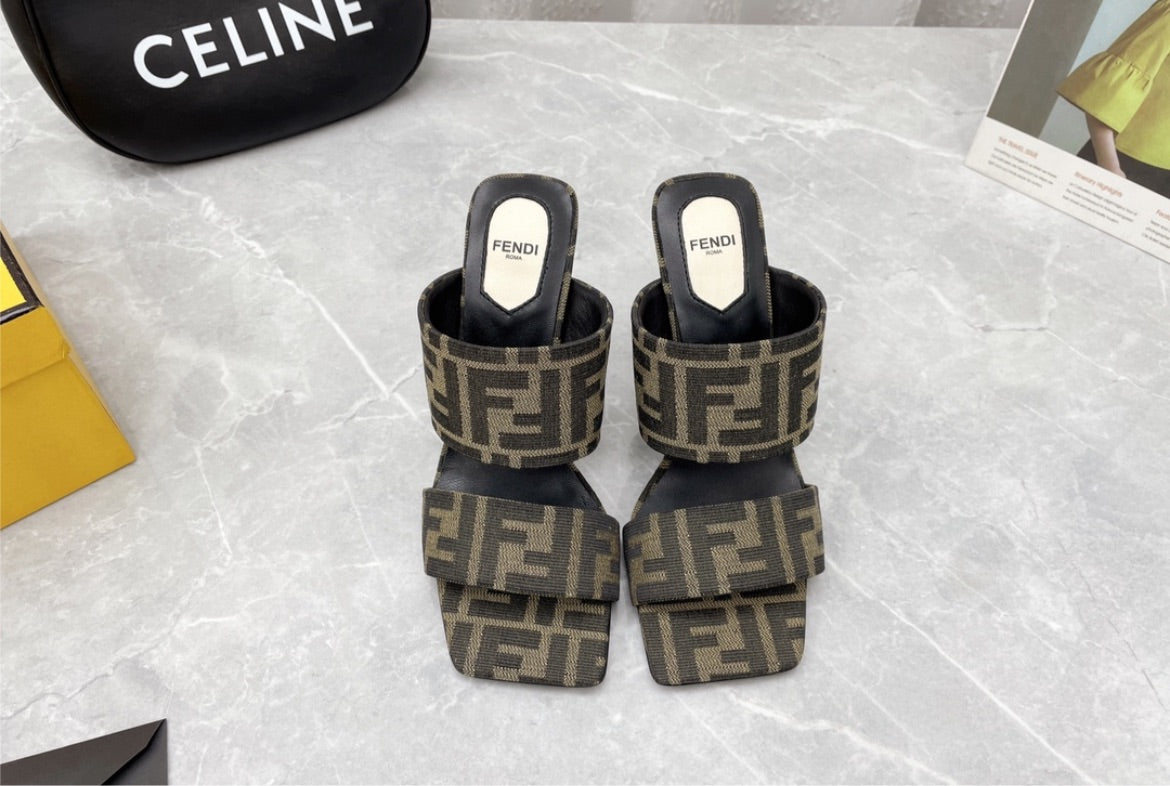 Woman New Fendi sandal/shoes
