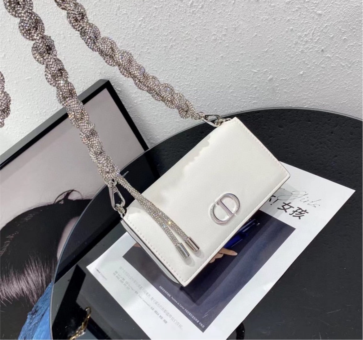 Woman Dior shoulder handbag