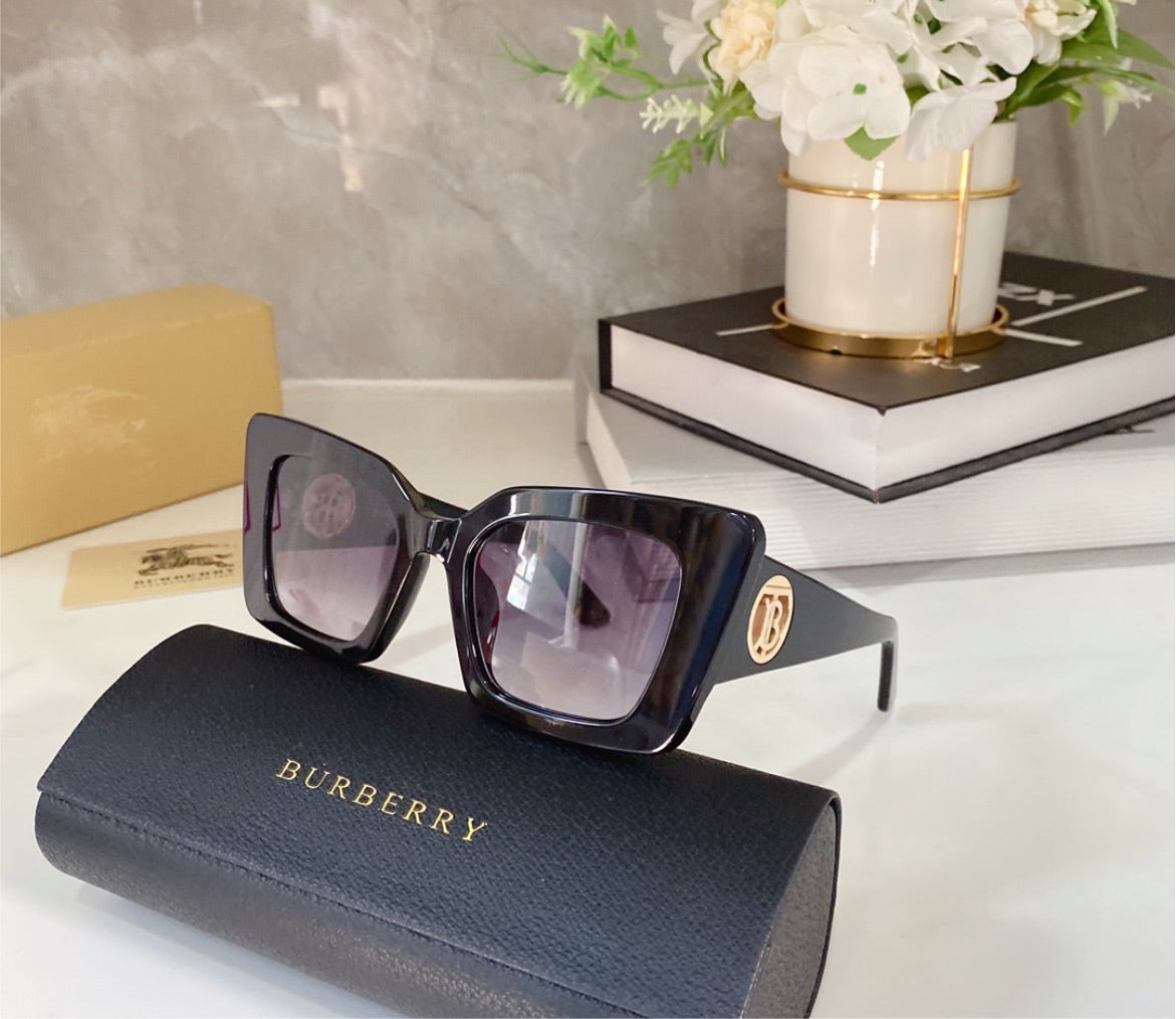 New Burberry woman shades