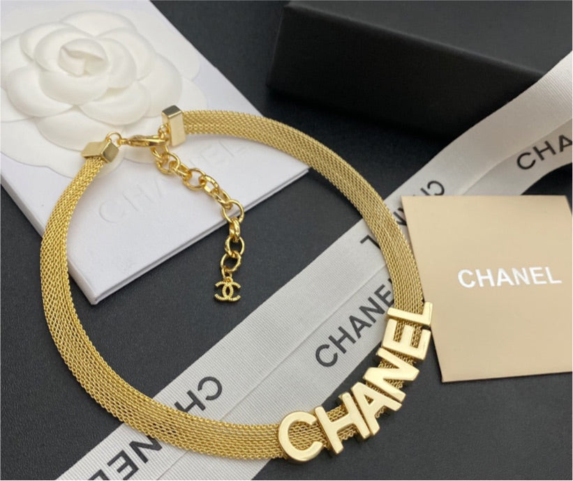Chanel gold plate woman necklace