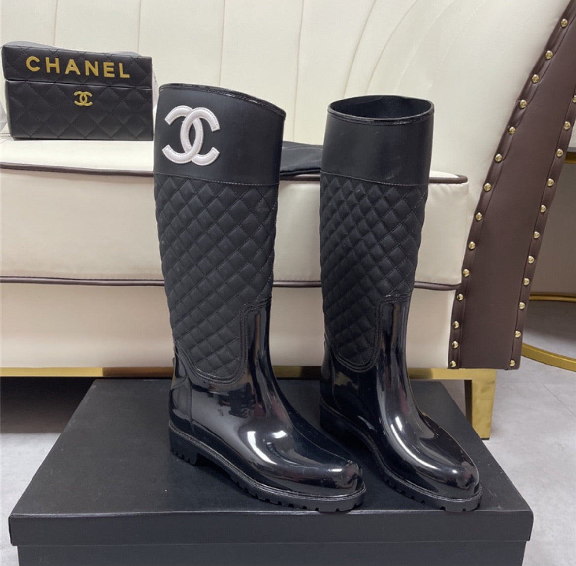 Woman Chanel boots