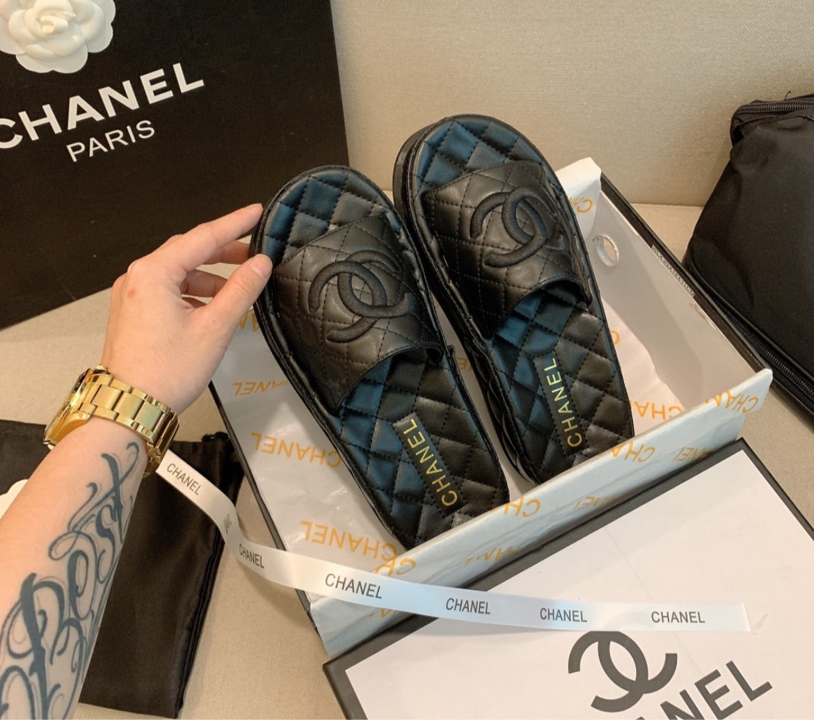 Chanel woman slide/sandal