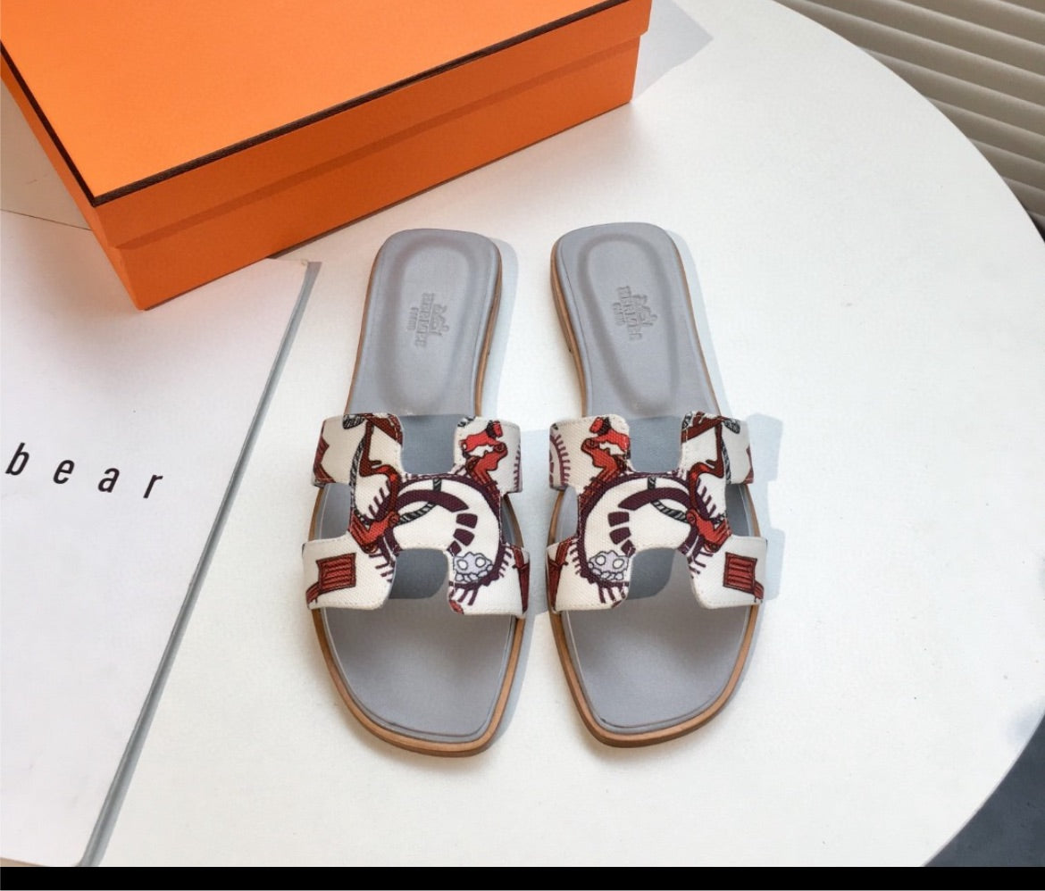Woman new Hermes sandal