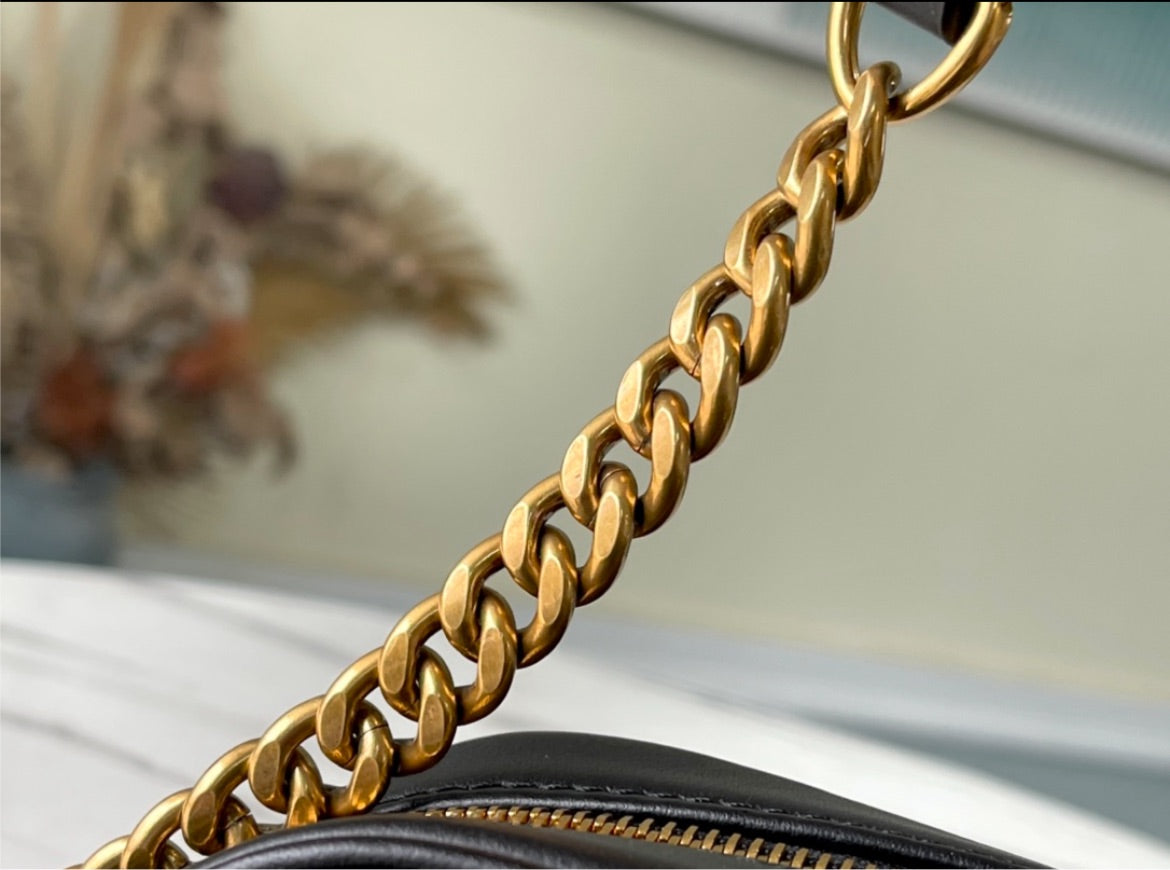 New woman LV crossbody/shoulder handbag