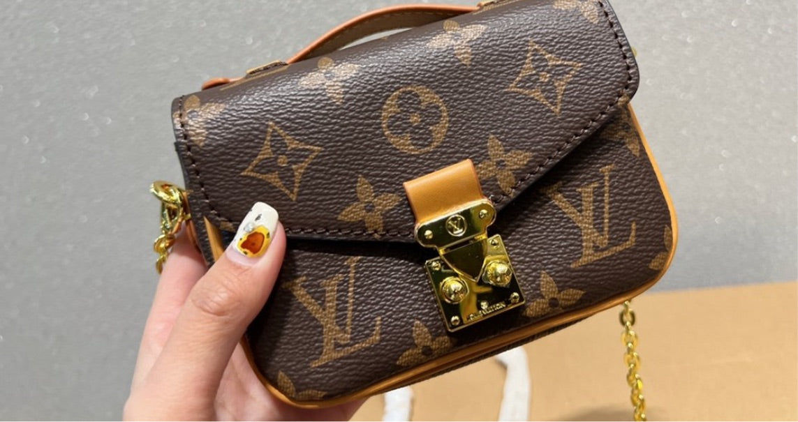 Mini LV woman Shoulder handbag
