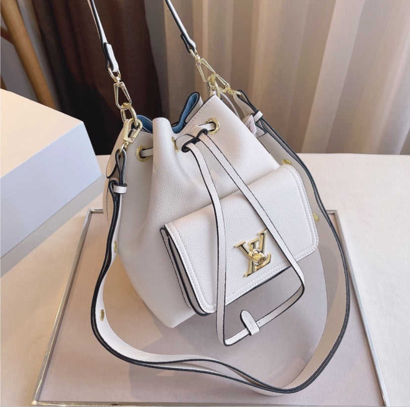 LV lockme Black leather Handbag