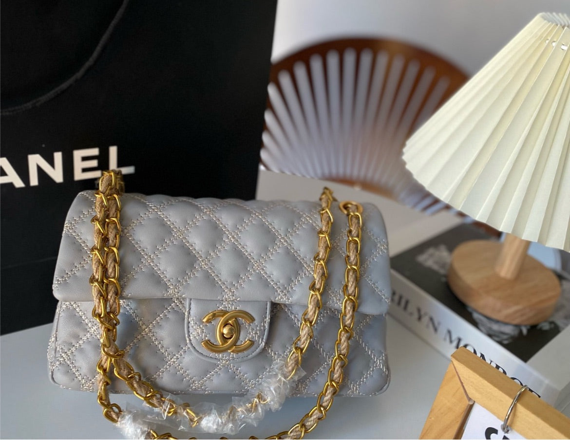 Woman new Chanel Grey/gold shoulder bag