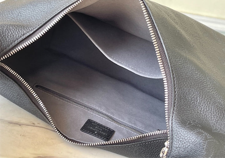 LV woman handbag