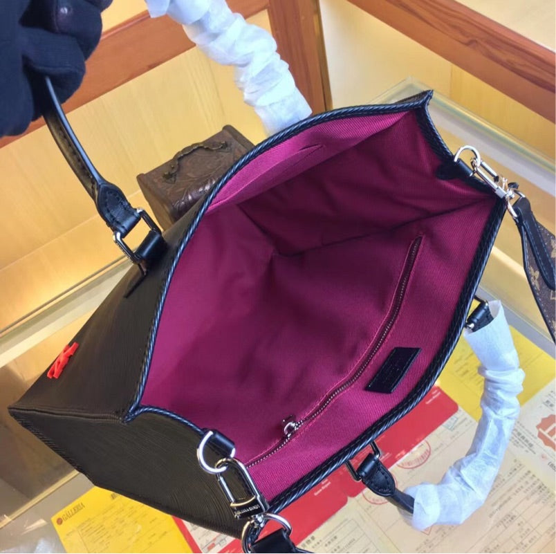 LV woman new shoulder handbag